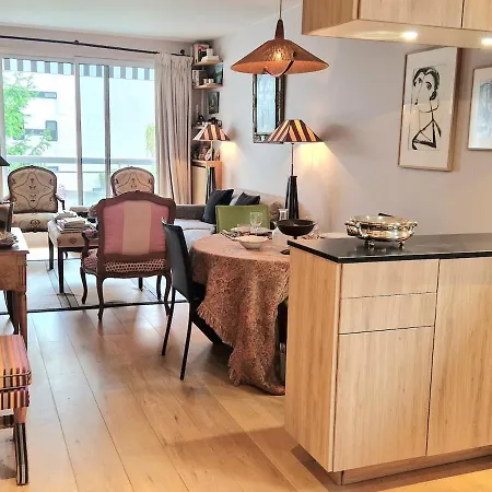 Iconic Area In - Elegant Parisian *