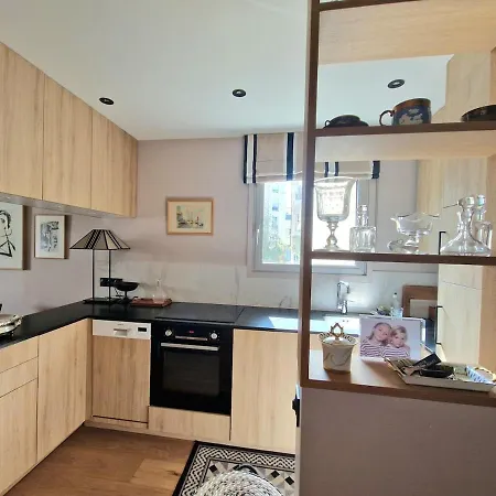 Iconic Area In - Elegant Parisian *