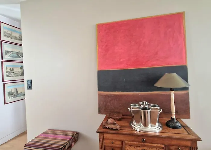 Iconic Area In - Elegant Parisian *