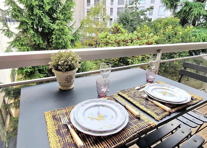 Iconic Area In - Elegant Parisian *