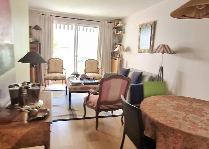 Iconic Area In - Elegant Parisian Apartament